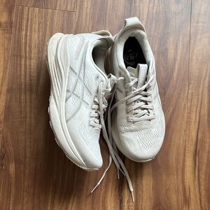 Asics Gel-Kayano 32 Womens’s size 7.5